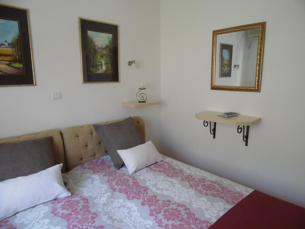 Apartments Slavica Jovanovic Свети Стефан Стая снимка