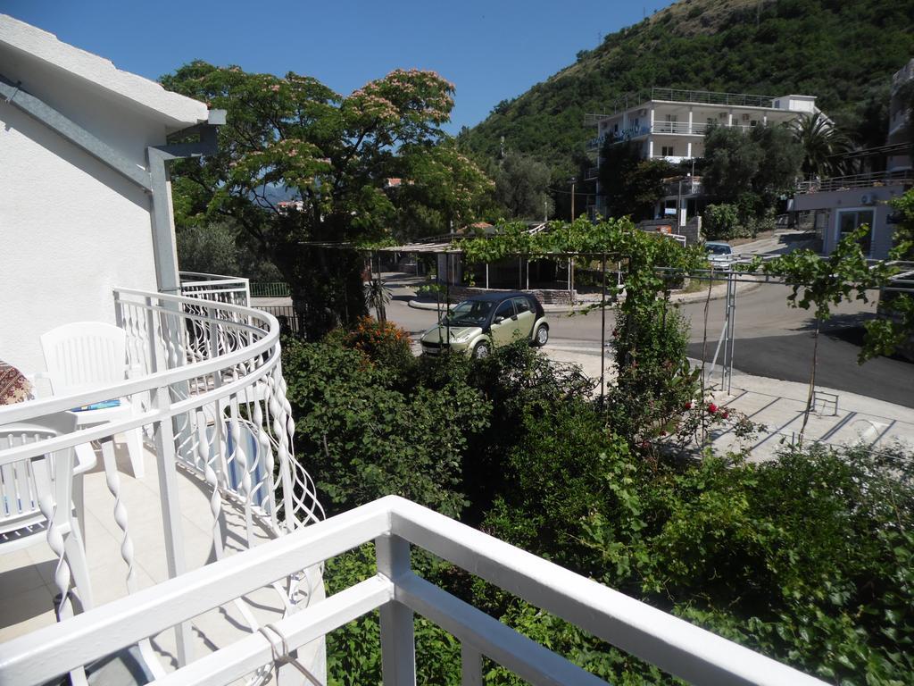 Apartments Slavica Jovanovic Свети Стефан Стая снимка