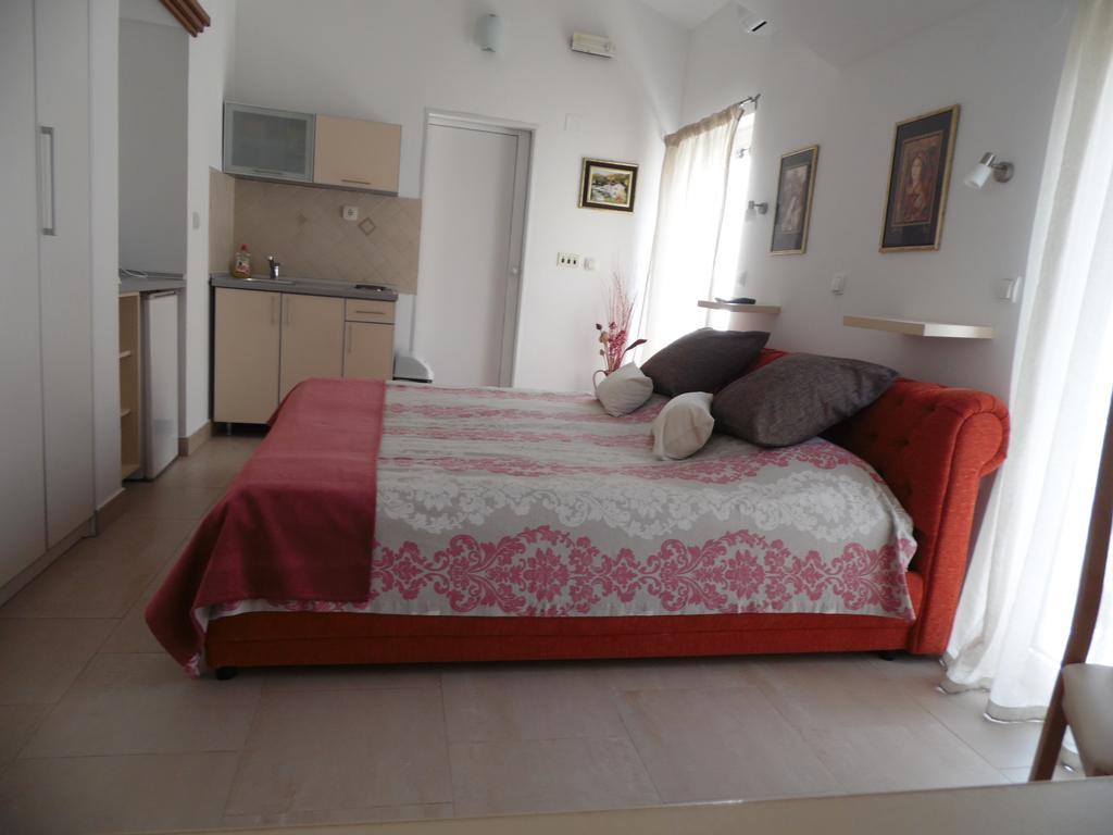 Apartments Slavica Jovanovic Свети Стефан Стая снимка