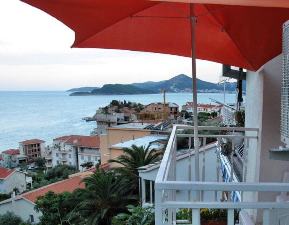 Apartments Slavica Jovanovic Свети Стефан Екстериор снимка