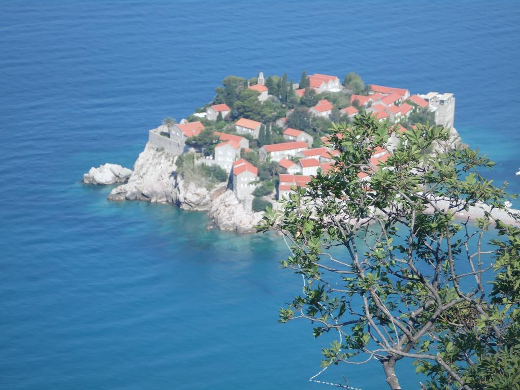 Apartments Slavica Jovanovic Свети Стефан Екстериор снимка