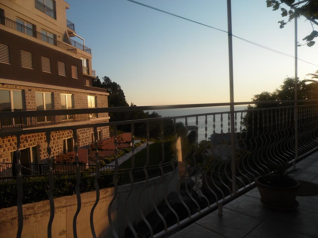 Apartments Slavica Jovanovic Свети Стефан Екстериор снимка