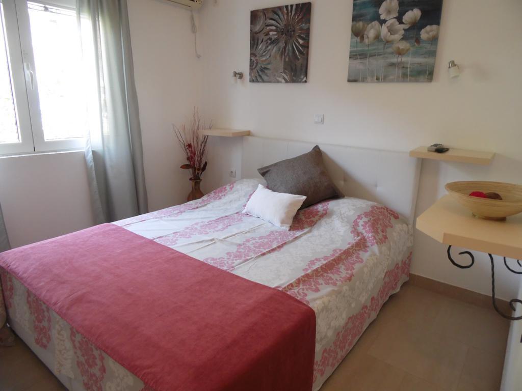 Apartments Slavica Jovanovic Свети Стефан Екстериор снимка
