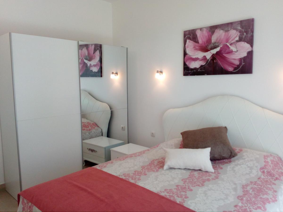 Apartments Slavica Jovanovic Свети Стефан Екстериор снимка