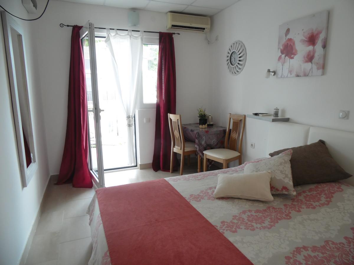 Apartments Slavica Jovanovic Свети Стефан Екстериор снимка